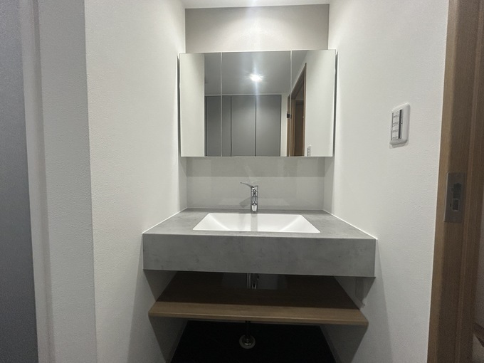 施工後 洗面化粧台（アイカ スマートサニタリーU）