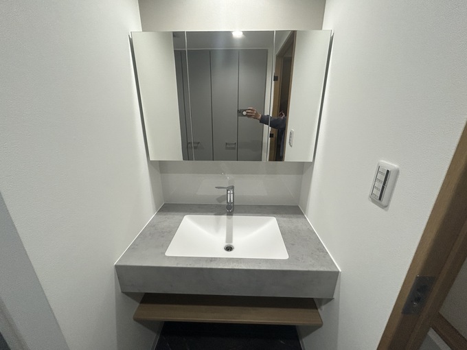 施工後 洗面化粧台 正面
