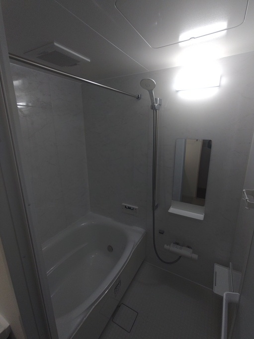 施工後 浴槽・シャワー