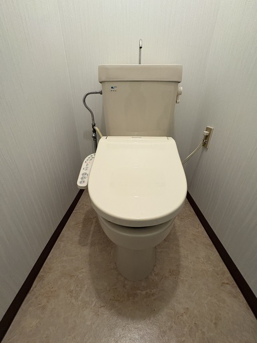 施工前　既設トイレ正面