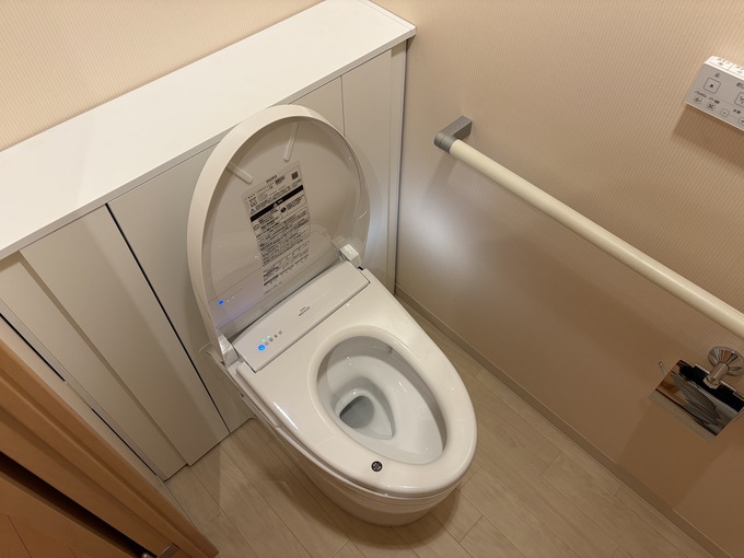 西宮市トイレリフォーム　収納力抜群のTOTOレストパル