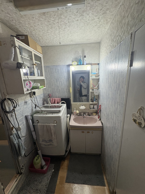 昔ながらの洗面所施工前