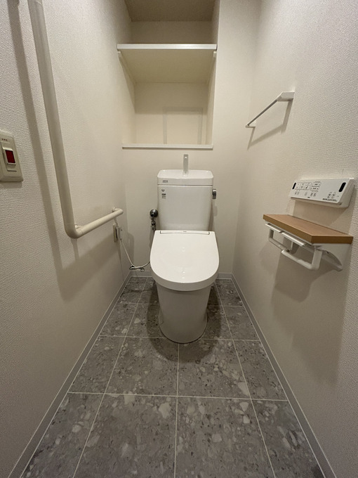 LIXILアメージュ便器へ取り替えたトイレ空間