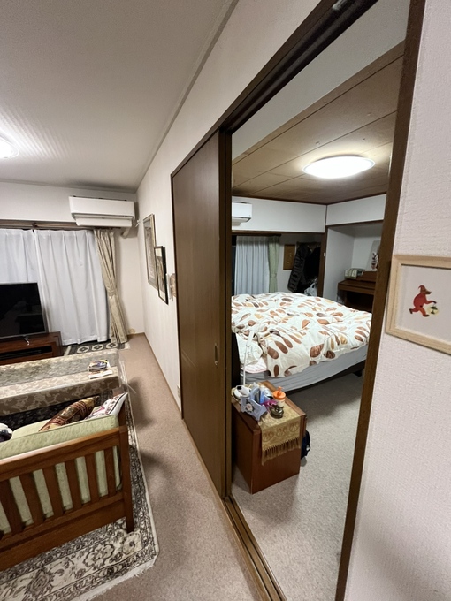 洋室リフォーム施工前|間仕切りで区切られた空間