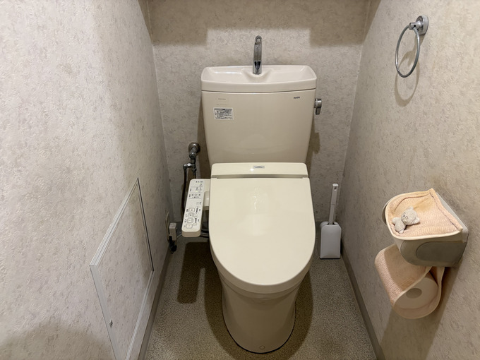 西宮市甲子園洲鳥町 マンショントイレリフォーム｜施工前のTOTOトイレ