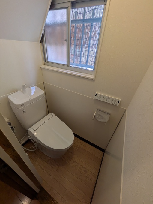 豊中市千里園 トイレリフォーム施工後全景