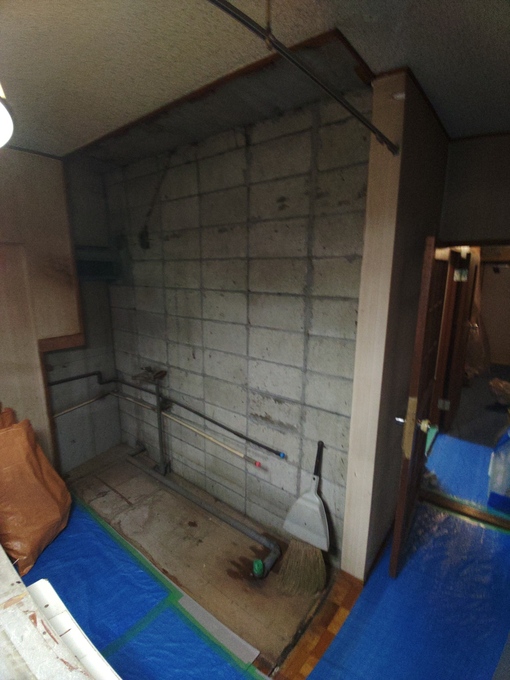 解体中｜マンションキッチン解体工事