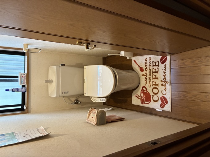 西宮市上甲子園 2階トイレリフォーム施工前｜既存トイレ