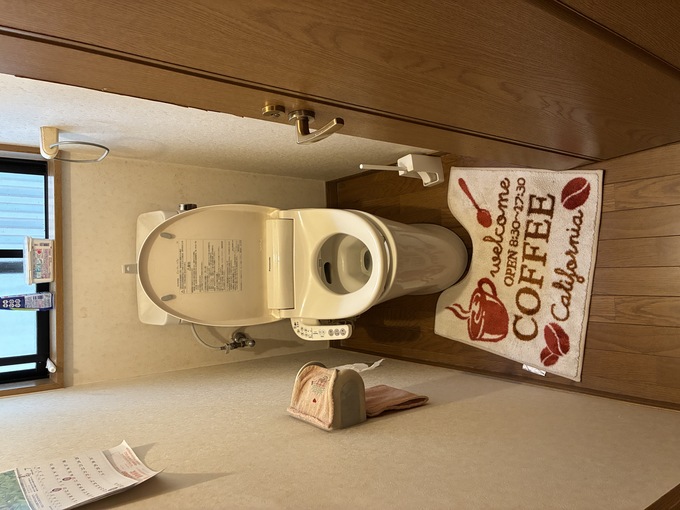 西宮市上甲子園 トイレ交換前｜タンク付きトイレ施工前