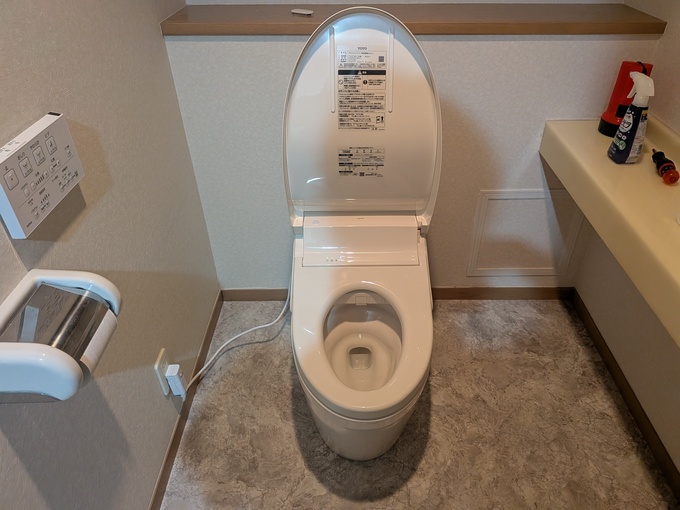 施工後|TOTO「GGA1」と床を一新した豊中市北桜塚のトイレ