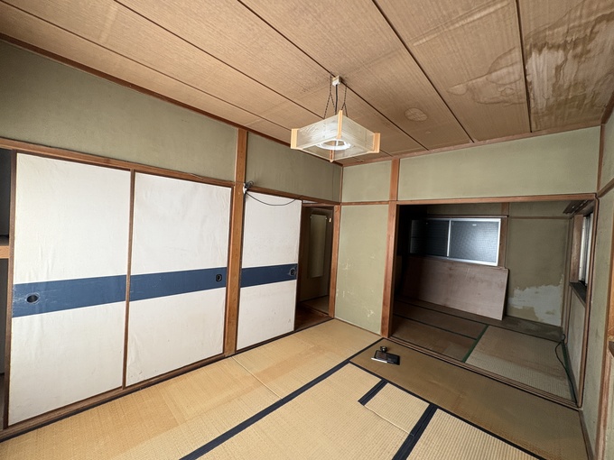 【施工前】和室｜畳と天井を張り替える前の様子