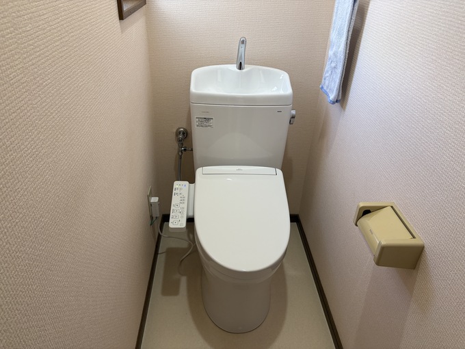 西宮市 トイレリフォーム施工後｜TOTOピュアレストQR＋ウォシュレットSS1