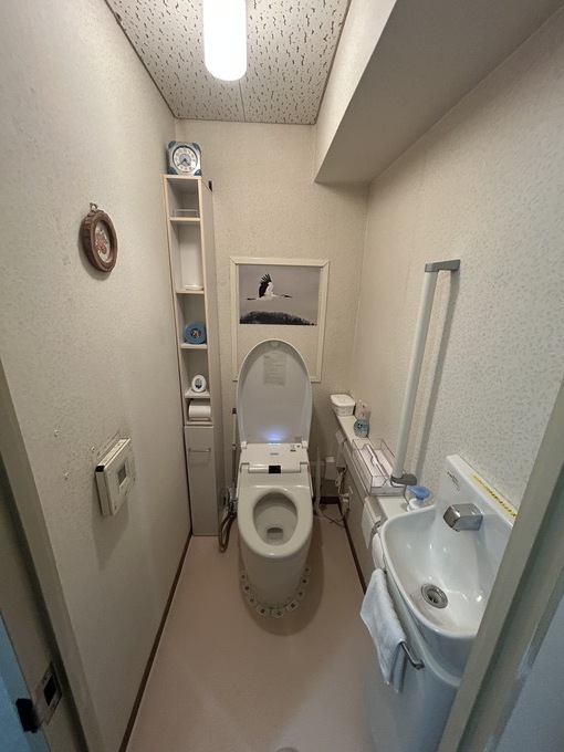 西宮市トイレリフォーム施工前｜便器交換・内装工事