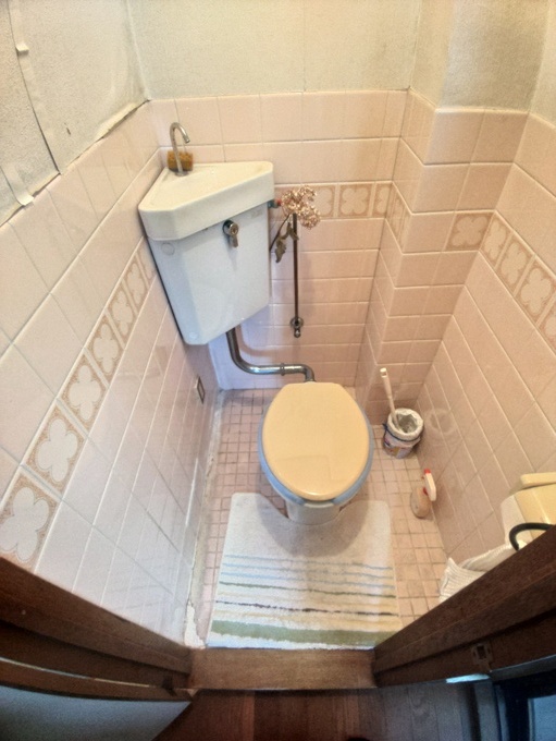 トイレ施工前　タイル　摂津市819.JPG