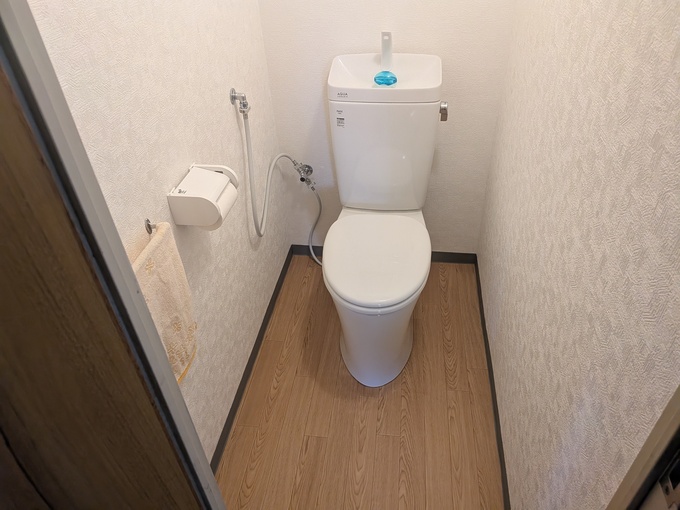 【施工後】豊中市のトイレリフォーム|LIXILアメージュ便器・内装込み19.3万円