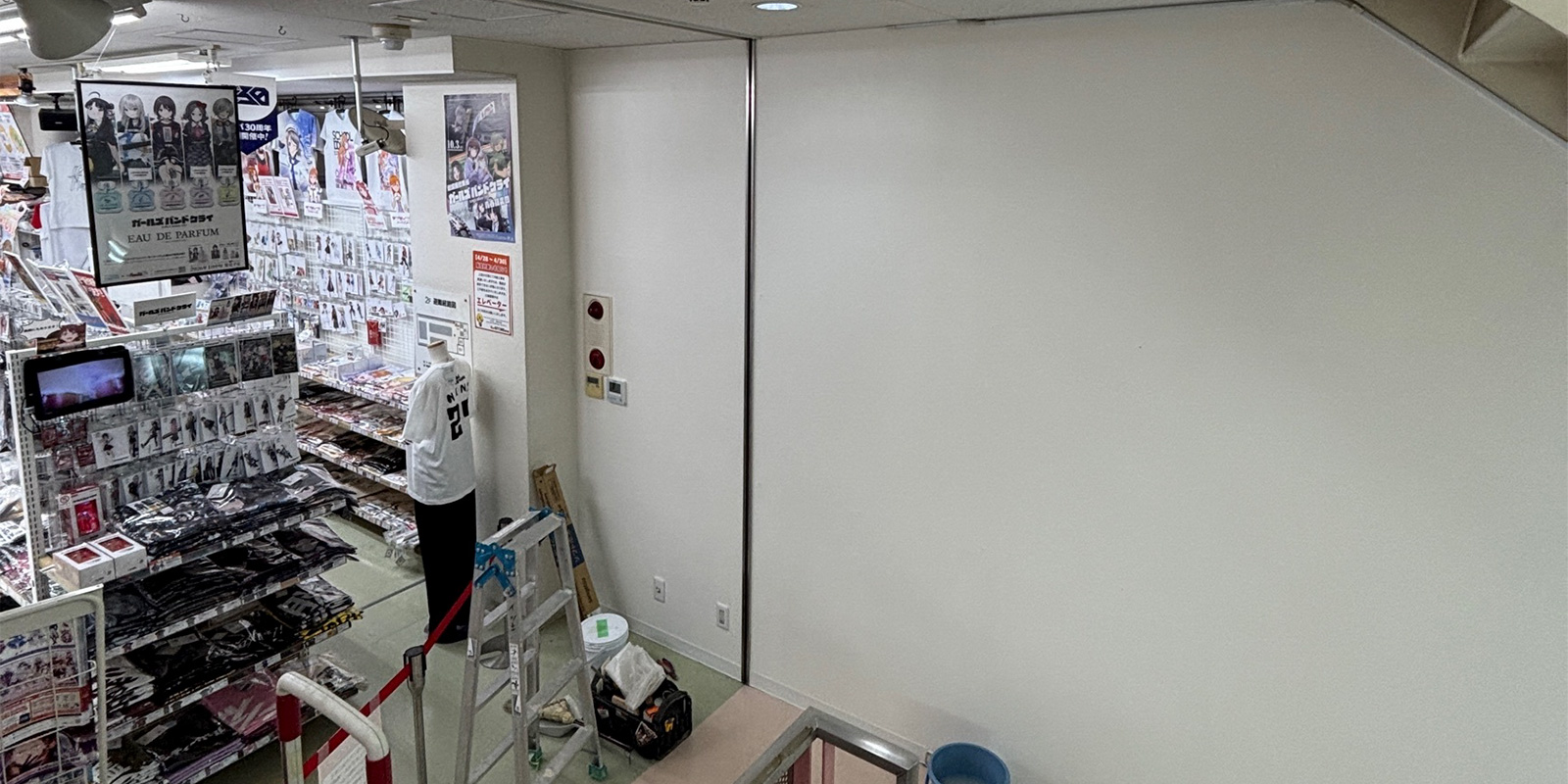 店舗クロス貼り替え工事