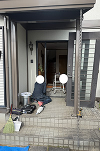 東海市 K様邸-玄関ドアリフォーム施工中01