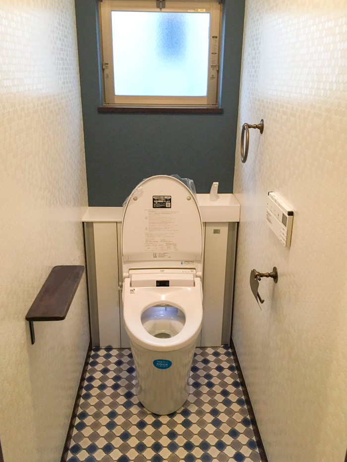 知多郡東浦町 タンクレス風 リフォレ でお洒落なトイレ