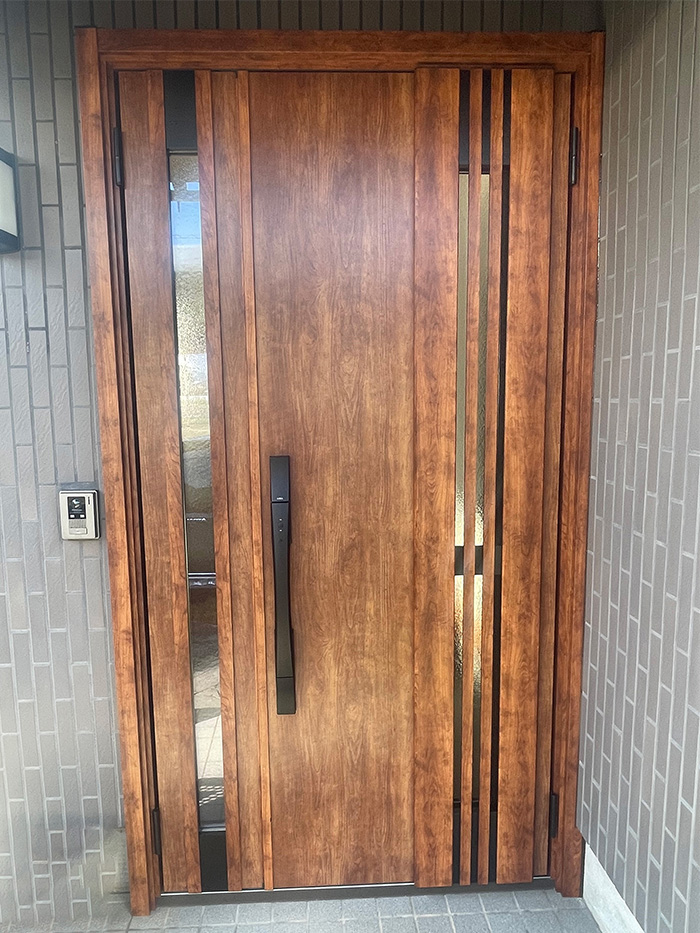 福井市 F様邸-玄関ドアリフォーム施工後01