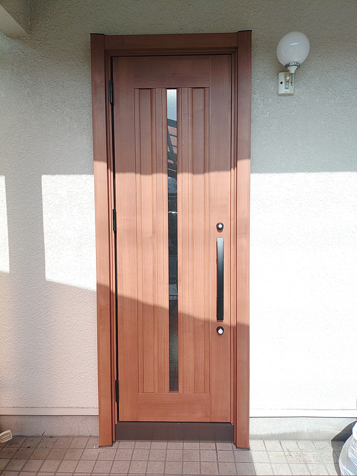 糟屋郡宇美町 Y様邸-玄関ドアリフォーム施工後01