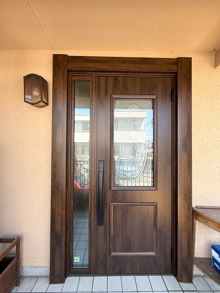 福岡市城南区 S様邸-玄関ドアリフォーム施工後01