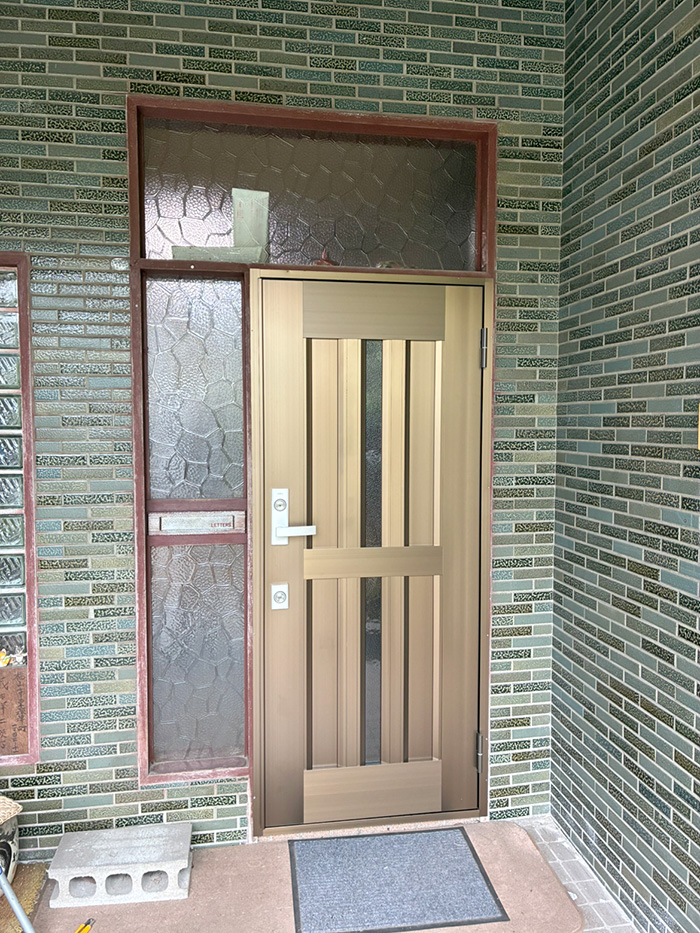 福山市 K様邸-玄関ドアリフォーム施工後01