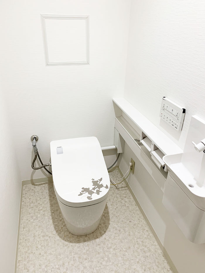品川区のトイレリフォーム事例 キャラクターのシルエットをあしらった癒されるトイレ