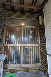 東大阪市 H様邸-玄関ドアリフォーム施工前01