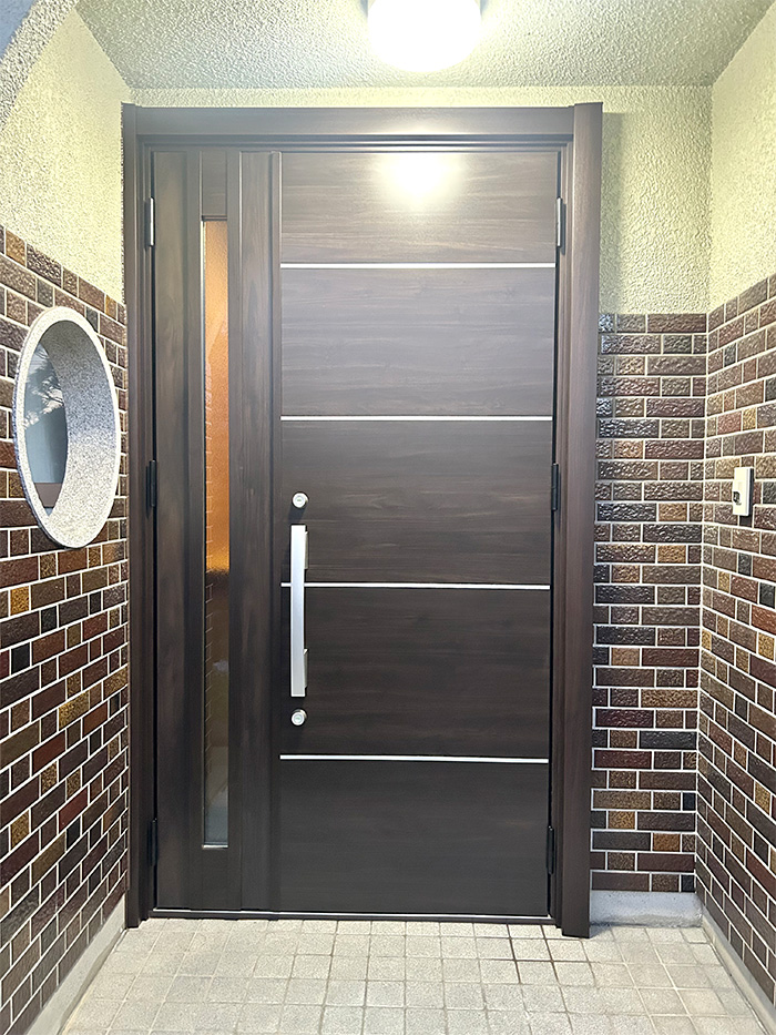 稲沢市 N様邸-玄関ドアリフォーム施工後01