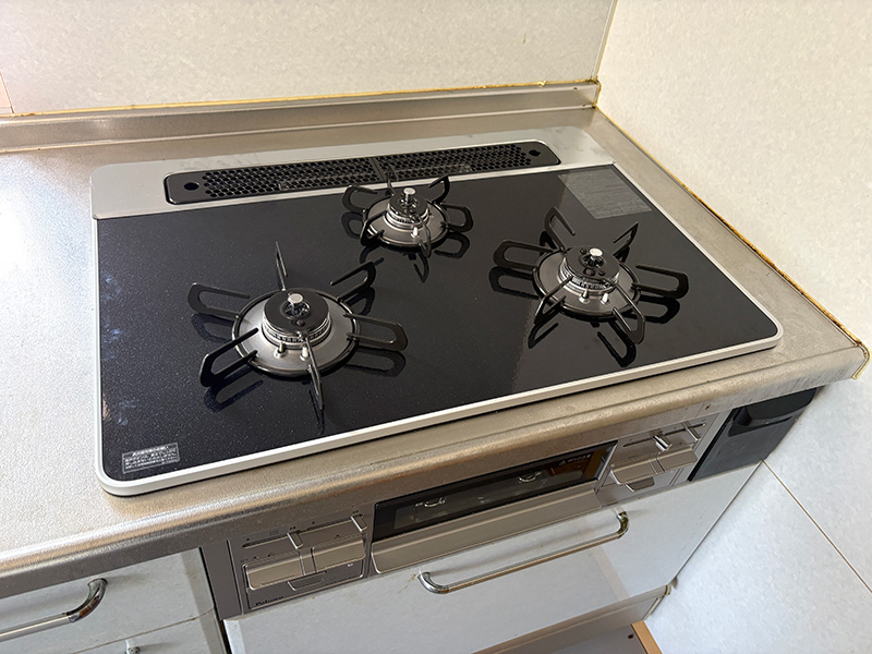 知立市 T様邸-キッチンリフォーム施工後02
