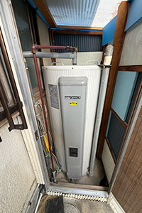 春日井市 H様邸-給湯器・エコキュート交換施工前01