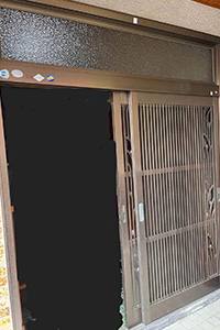 北九州市八幡西区 M様邸-玄関ドアリフォーム施工前01