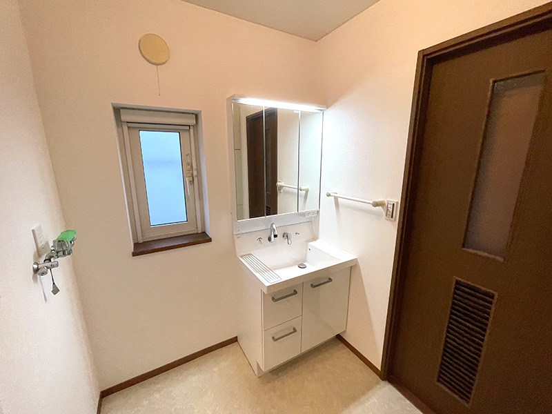 長野市 T様邸-洗面リフォーム施工後02