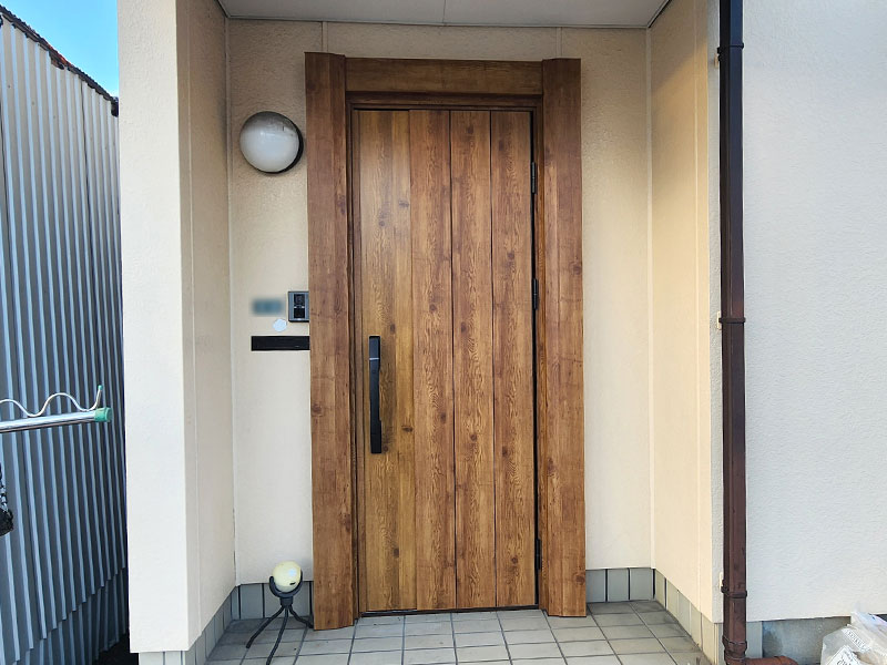 新潟市秋葉区 H様邸-玄関ドアリフォーム施工後01