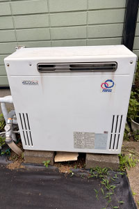 相模原市中央区 A様邸-給湯器・エコキュート交換施工前02