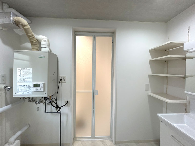 札幌市北区 A様邸-洗面リフォーム, 給湯器・エコキュート交換施工後04