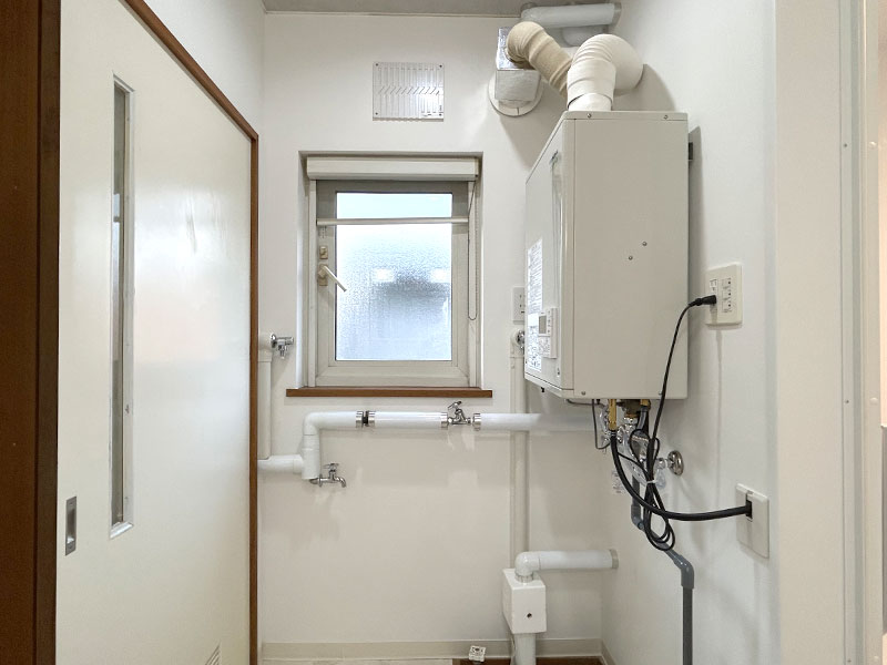 札幌市北区 A様邸-洗面リフォーム, 給湯器・エコキュート交換施工後09