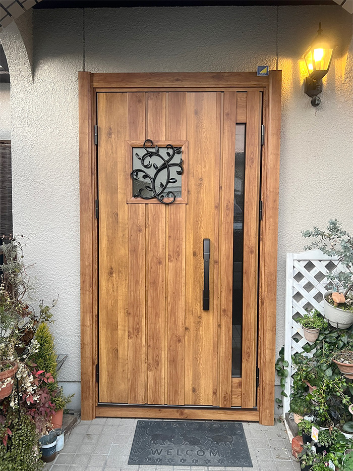 大津市 N様邸-玄関ドアリフォーム施工後01