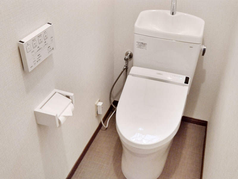 静岡市葵区のトイレリフォーム事例 一日で一新した 明るくてお手入れがしやすいトイレ