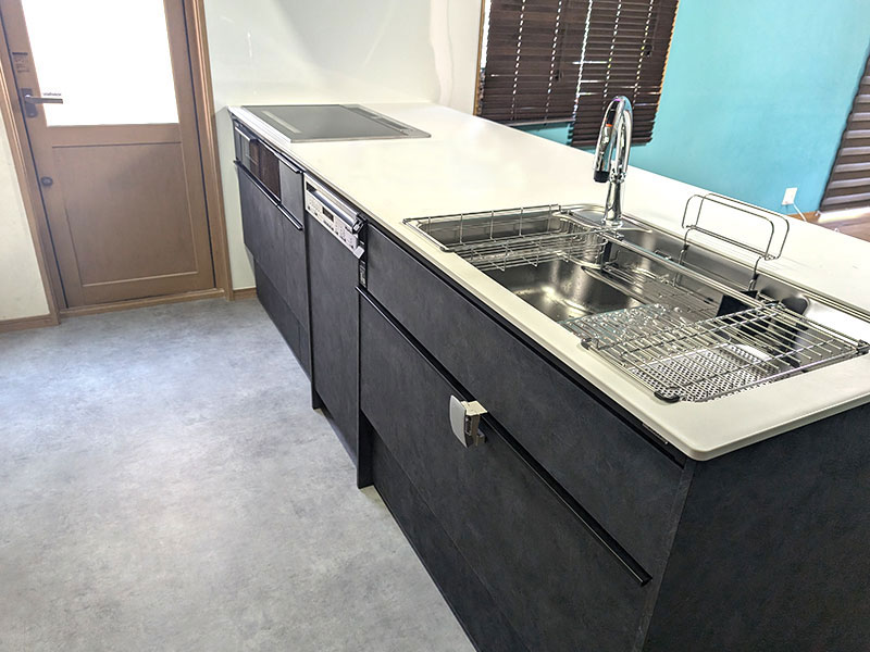 射水市 M様邸-キッチンリフォーム施工後01