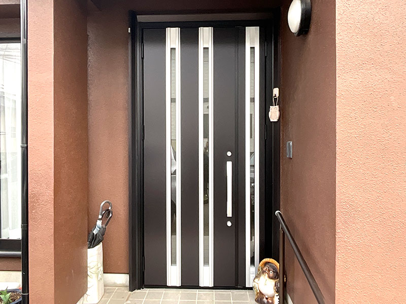 豊橋市 N様邸-玄関ドアリフォーム施工後01