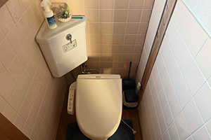 津市 U様邸-トイレリフォーム施工前01