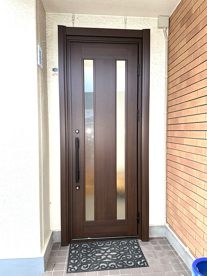 横浜市港北区 M様邸-玄関ドアリフォーム施工後01